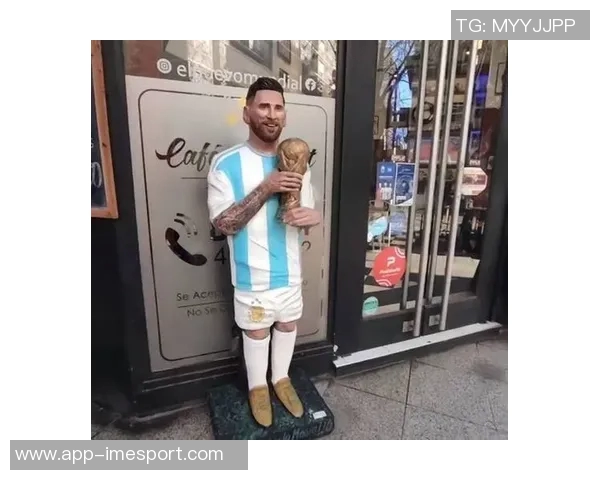 拉波尔塔畅谈梅西雕像构想TNT体育发布创意设计图引发热议