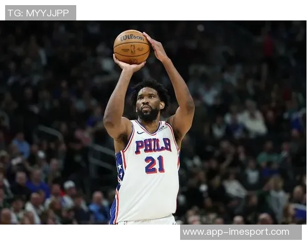 芬奇强调对抗恩比德需谨慎避免犯规观众期待精彩对决而非罚球大战