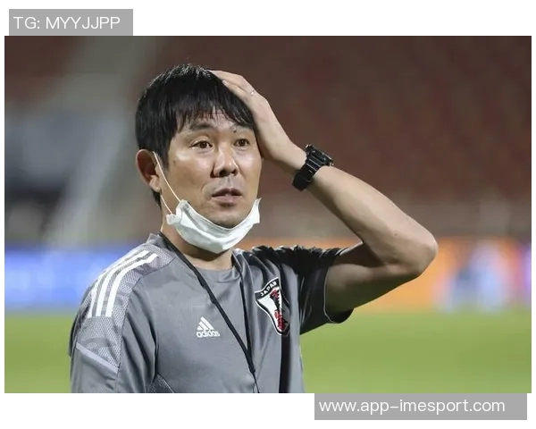 森保一赛后发布会长达47分钟向记者比心展现亲和力