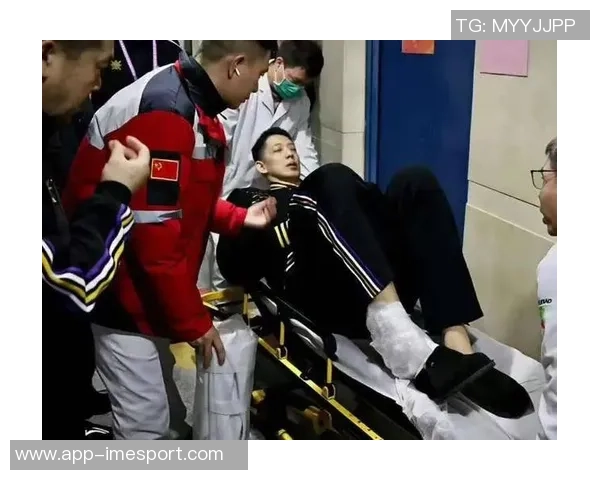 沈梓捷复出后再次崴脚记者称脚踝问题不严重未去医院检查