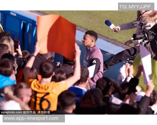 卡瓦哈尔伤后首次回归皇马合练姆巴佩继续专注恢复训练