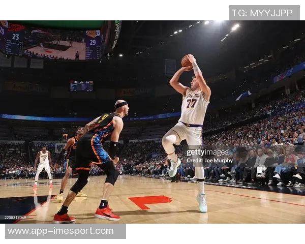 杰弗森评论锡安与东契奇体重问题强调个体差异与饮食影响