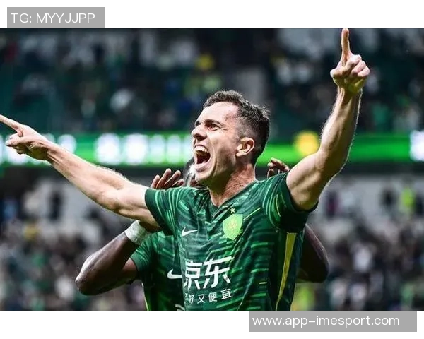 灵性瞬间国安角球战术运用塞尔吉尼奥巧妙一蹭成功破门