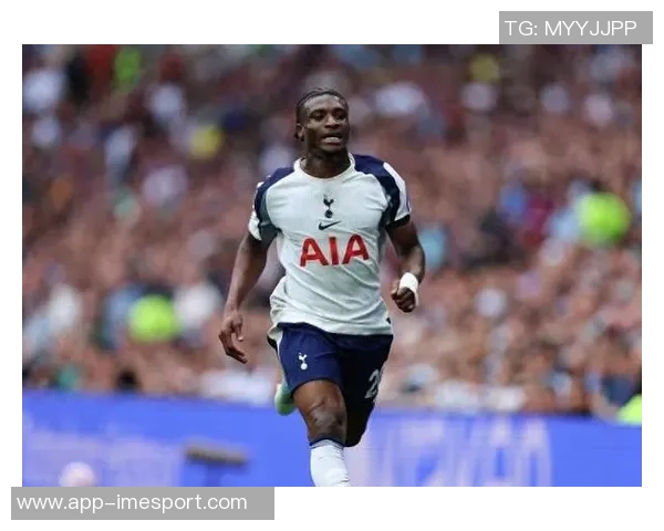 库杜斯本赛季过人数据惊人68次尝试32次成功领跑五大联赛