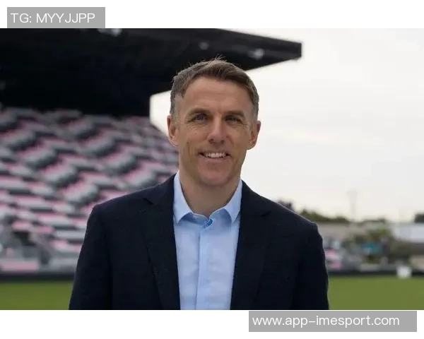 小贝意外发现养老金内维尔炒房亏损惨重引发热议