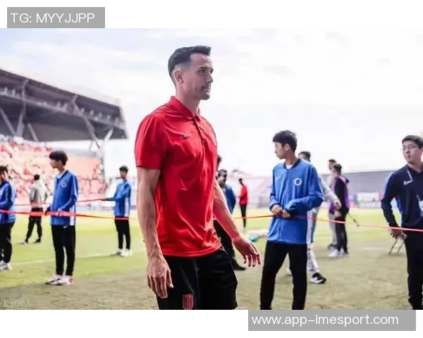 苗原透露海港追逐周定洋若浙江玉昆不动将面临选择成都海港二选一