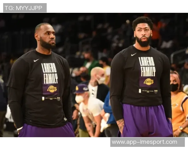 阿德巴约提前离场因脚部不适明日将进行详细检查以确定伤情