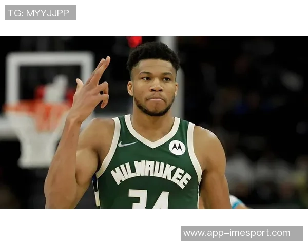 字母哥幽默回应交易传闻自称联盟最受欢迎的辣妹