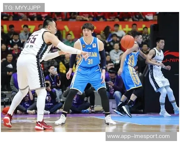 翟若云强调篮球团队精神的重要性团结协作是赢得比赛的核心要素 翟若云强调篮球团队精神的重要性团结协作是赢得比赛的核心要素