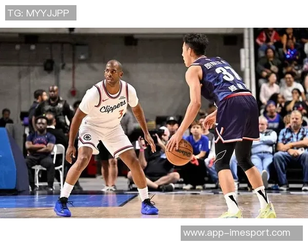 小卡强调季前赛与训练相似强调防守体系的重要性与持续打磨 小卡强调季前赛与训练相似强调防守体系的重要性与持续打磨