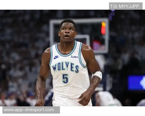 爱德华兹称赞兰德尔只需专注防守即可跻身NBA顶级防守者行列