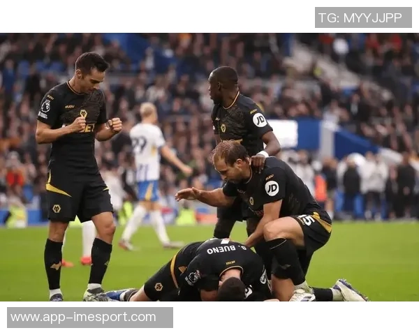 2025年英超激战正酣枪手领跑积分榜曼城紧追维拉表现抢眼 2025年英超激战正酣枪手领跑积分榜曼城紧追维拉表现抢眼